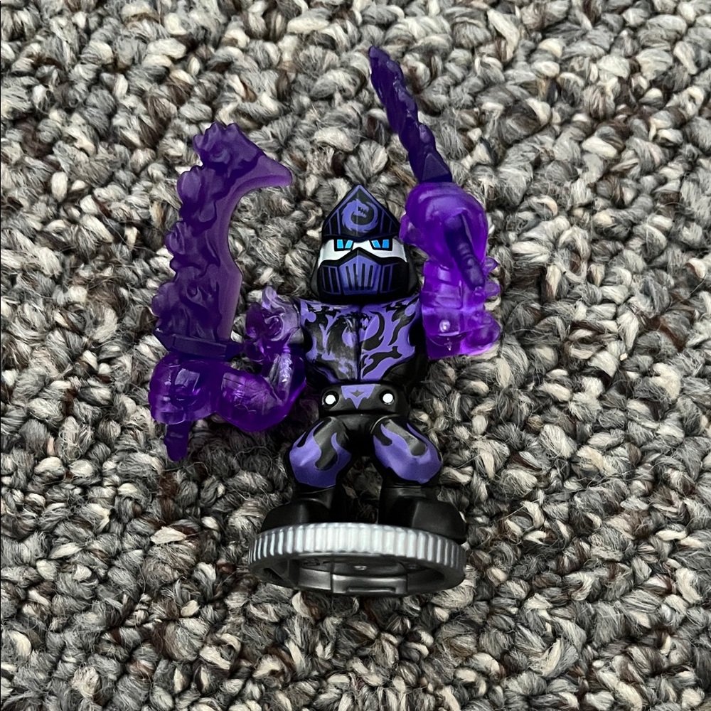 Legends of Akedo Beast Strike Shadowfire Nightblade Action Figure